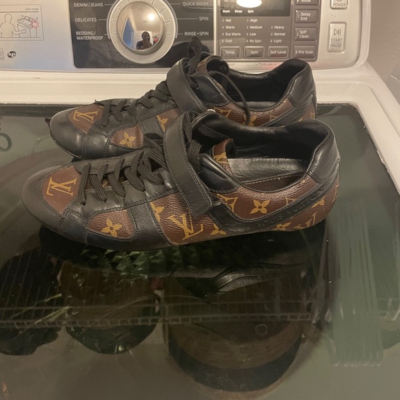 Louis Vuitton Men's Sneakers - Picture 6 of 11